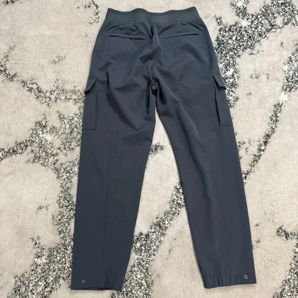 Athleta Endless High Rise Utility Cargo Pants Womens Size 8 Gray Pull On - Picture 2 of 15